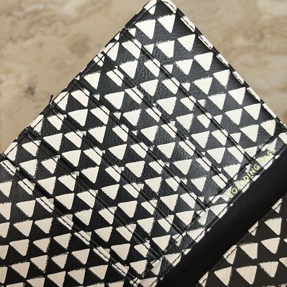 Love & Lore Large Travel Wallet Black & White Op Art Vegan Leather - Picture 9 of 9